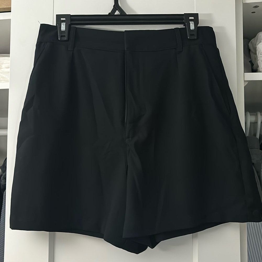 Tailored shorts - Picture 1 of 2